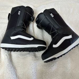 Kids vans snowboard boots